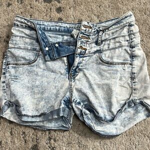 Jean shorts!